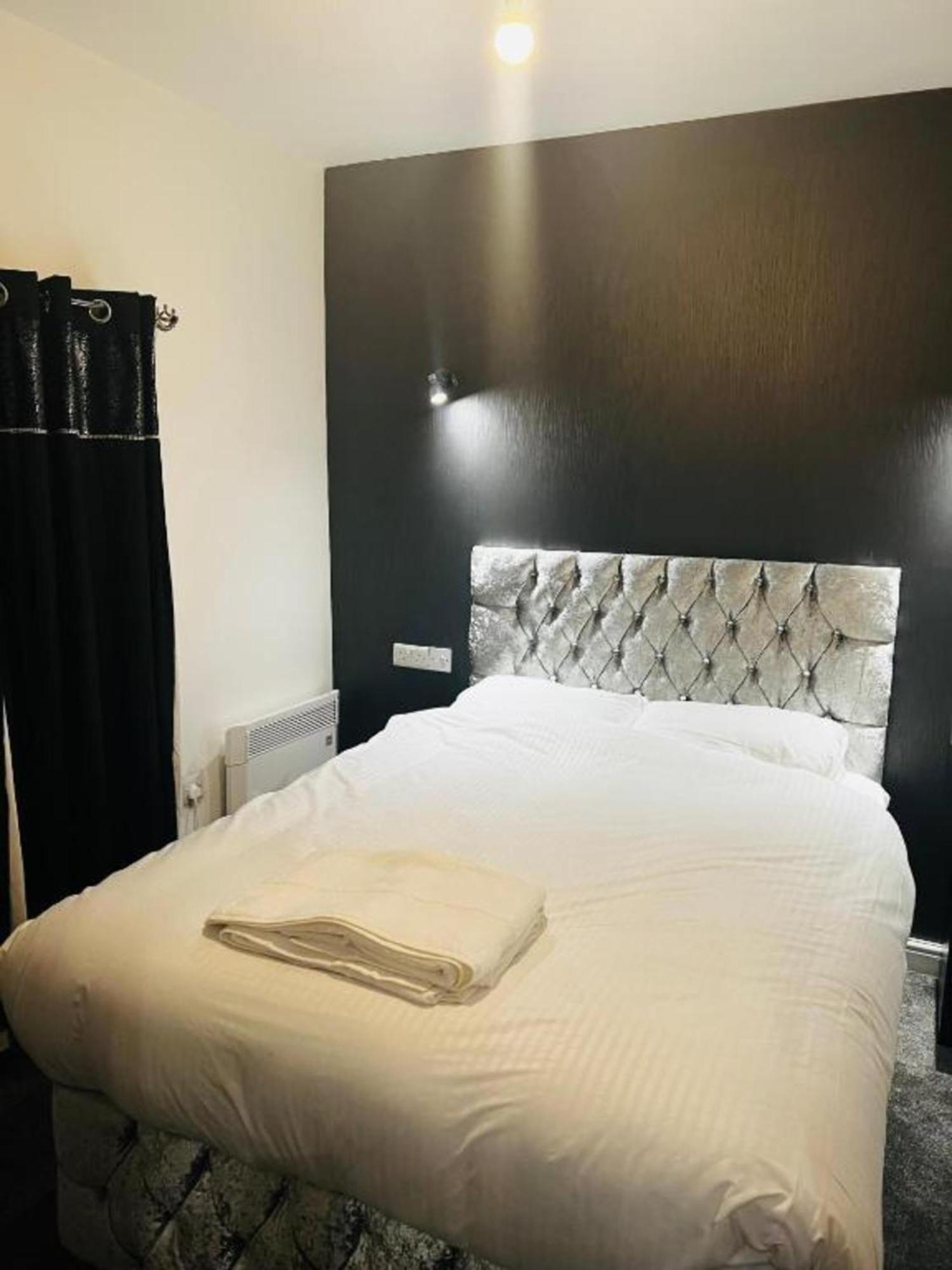 Oyo The Pleasant House Hotel Manchester Buitenkant foto
